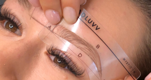 Obočí jako hvězda? Jednoduchý návod jak si vytvořit obočí jako hvězdu na nebi