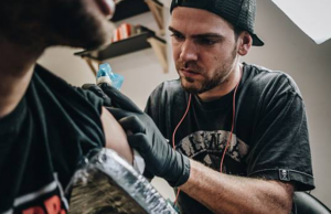 Co je důležité vědět o procesu tetování? Jednoduché tipy a triky jak se připravit po procesu tetování