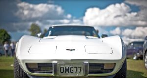 – Vývoj automobilů: Od prvního modelu až po moderní technologické inovace