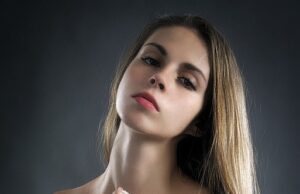 Královna krásy: O popularitě beauty influencerů a jejich vlivu na současnou společnost.