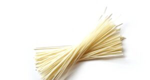 Nejlepší recepty na domácí chleba: od klasického kváskového po rychlý bezdroždíkový variant.