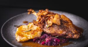 Domácí škubánky s povidly a tvarohem