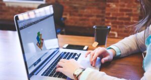 Technické inovace: Přehled nejnovějších technologických objevů a vynálezů