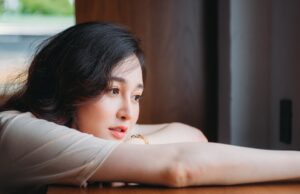 Myslete pozitivně, vypadat krásně: Jak mentální zdraví ovlivňuje vaši krásu