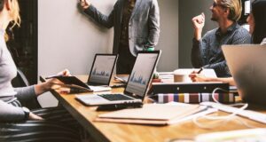 Budoucnost technologií: Co nás čeká v příštích desetiletích?